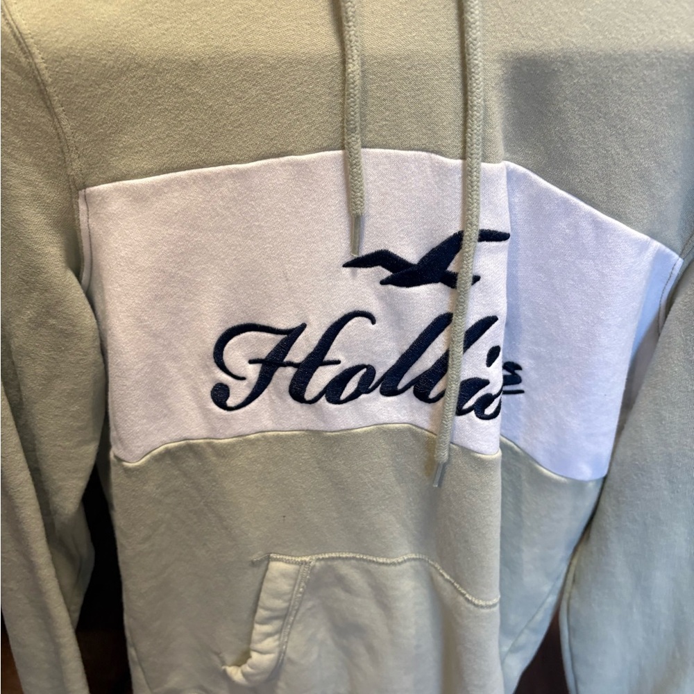 Hollister Off-White Hoodie